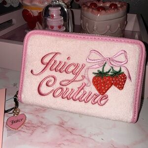 Juicy Couture Powder Blush Retro Strawberry Essential ZA Bifild Wallet